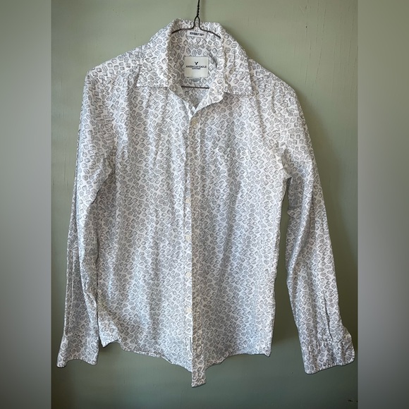 American Eagle Men’s XS button down white with dice - Picture 3 of 3